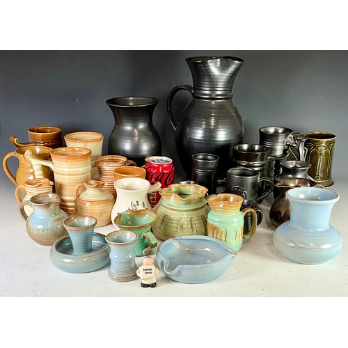 252 - COLLECTION OF PRINKNASH POTTERY WARE OF MOSTLY JUGS AND TANKARDS