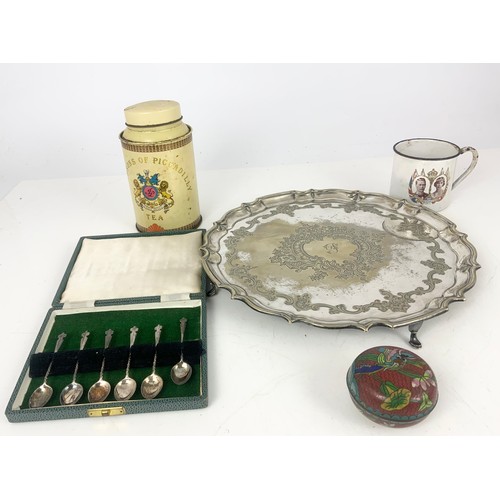 325 - MISC. ITEMS INCLUDING PLATED TRAY, COMMEMORATIVE TANKARD, CLOISONNE CIRCULAR POT AND COVER, ETC.