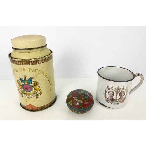 325 - MISC. ITEMS INCLUDING PLATED TRAY, COMMEMORATIVE TANKARD, CLOISONNE CIRCULAR POT AND COVER, ETC.