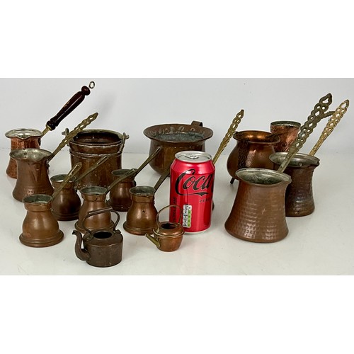 352 - COLLECTION OF COPPER MEASURING JUGS AND OTHER VESSELS