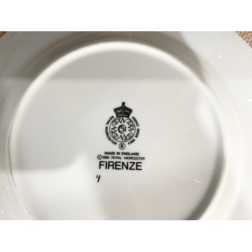 212 - ROYAL WORCESTER FIRENZE PART SERVICE 2 TRAYS