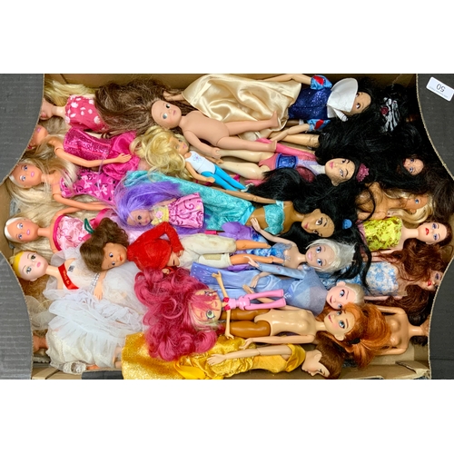 50 - SINDY, BARBIE, KEN A COLLECTION OF 56 DOLLS, INCLUDING 52 LADIES, 4 MEN, ( BARBIE 24, KEX X4, 19 OTH... 