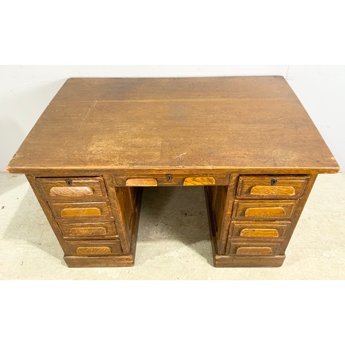 590 - TWIN PEDESTAL OAK DESK 127cm x 81cm