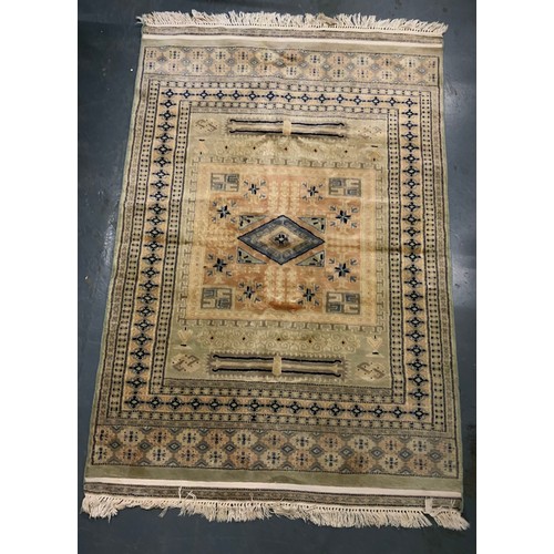 742 - PAKISTAN CREAM RUG 177cm x 125cm