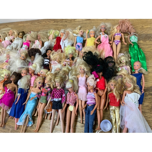 54 - COLLECTION OF BARBIE, SINDY & SIMILAR PLAY DOLLS, IN AN VARIETY OF OUTFITS