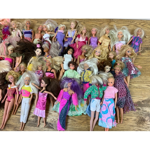 52 - SINDY, BARBIE & SIMILAR DOLLS, 50 IN TOTAL, MOST WITH OUTFITS, A NICE COLLECTION