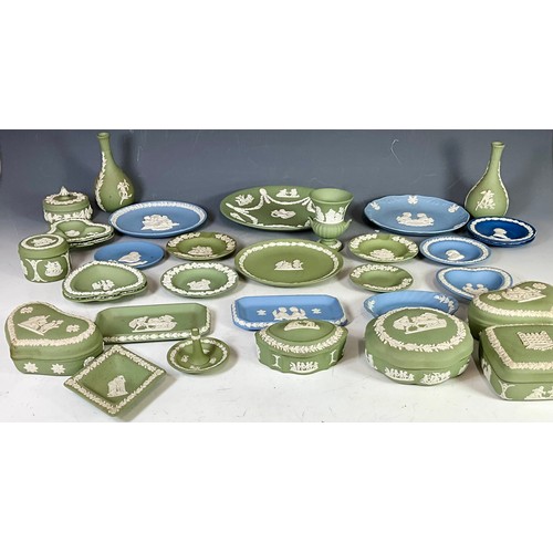 158 - COLLECTION OF GREEN AND BLUE WEDGWOOD JASPER WARE INC. PIN DISHES, TRINKET BOXES, VASES ETC.