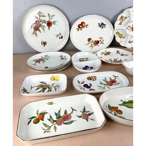 177 - LARGE QUANTITY OF ROYAL WORCESTER EVESHAM SERVING  DISHES , PLATTERS ETC. 2 TRAYS