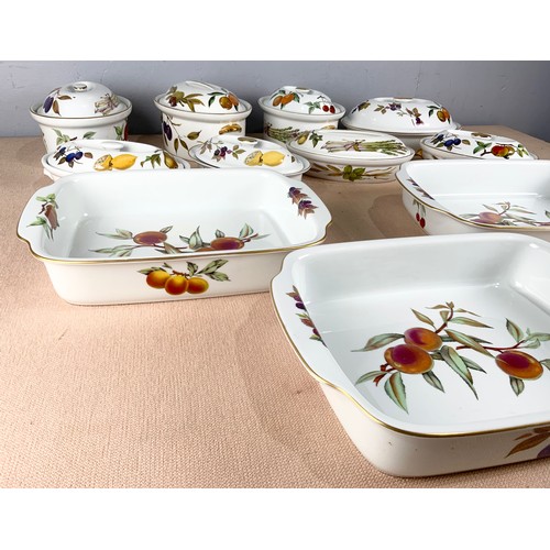 179 - QUANTITY OF ROYAL WORCESTER EVESHAM PATTERN OVAL TUREENS & 3 LARGE SERVING DISHES