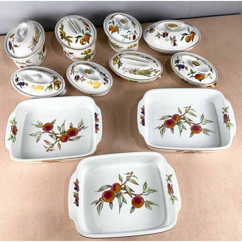 179 - QUANTITY OF ROYAL WORCESTER EVESHAM PATTERN OVAL TUREENS & 3 LARGE SERVING DISHES