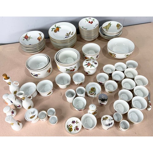 182 - LARGE AMOUNT OF ROYAL WORCESTER EVESHAM  INC  BOWLS , SERVING DISHES , CONDIMENTS ETC