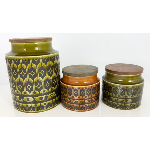 218 - VARIOUS HORNSEY STORAGE JARS AND A MINTON MAJOLICA DISH