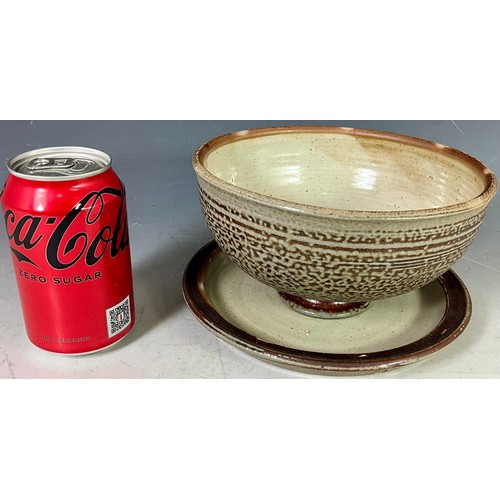 196 - RECTANGULAR EDDIE HOPKINS WINCHCOMBE POTTERY DISH T/W A SHEEN POTTERY CHEESE DOME WITH SLIPWARE FISH... 