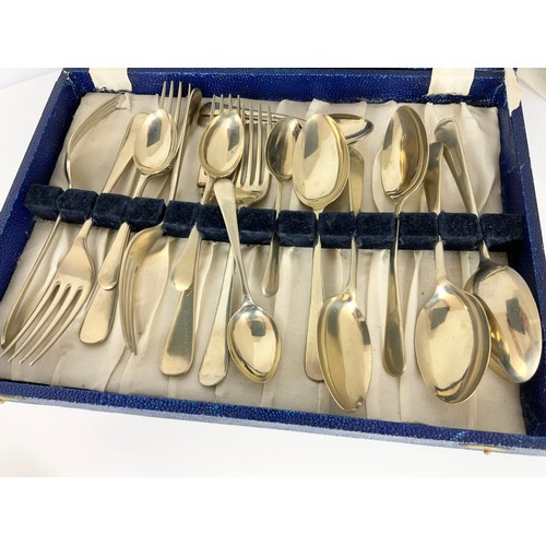 284 - LARGE QUANTITY OF MISC. FLATWARE