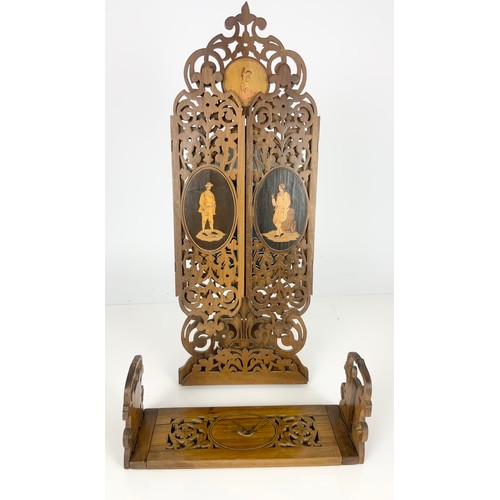 328 - SORRENTO WARE WALL MIRROR WITH FRET CARVED DECORATION, PAINTED AND INLAID PANELS TOGETHER WITH A MAT... 