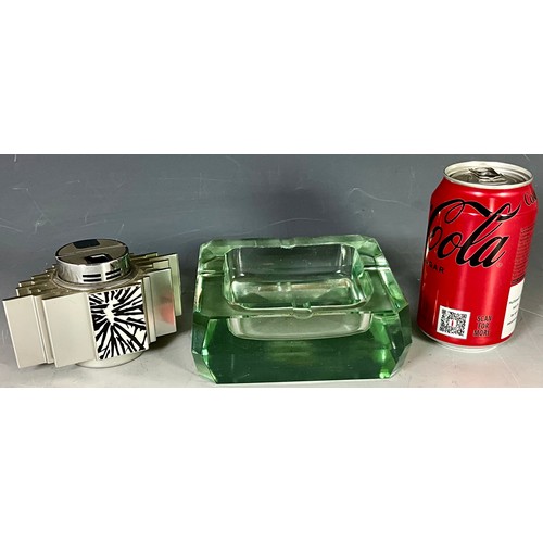 368 - SAROME PIEZO JAPAN 1960'S TABLE LIGHTER AND A VINTAGE HEAVY GLASS SQUARE ASHTRAY