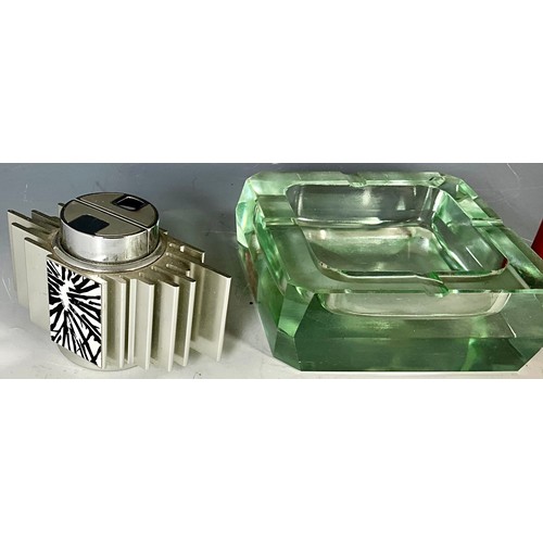 368 - SAROME PIEZO JAPAN 1960'S TABLE LIGHTER AND A VINTAGE HEAVY GLASS SQUARE ASHTRAY