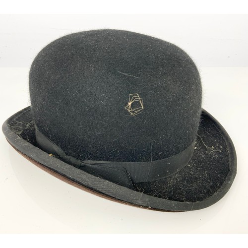 469 - GENTS BOWLER HAT BY LOCK & CO AND VARIOUS BERETS