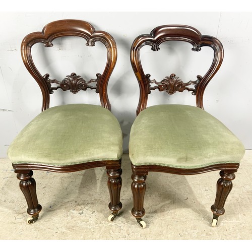 681 - SET OF SIX GOOD QUALITY MAHOGANY BUCKLE BACK DINING CHAIRS ON FLUTED LEGS