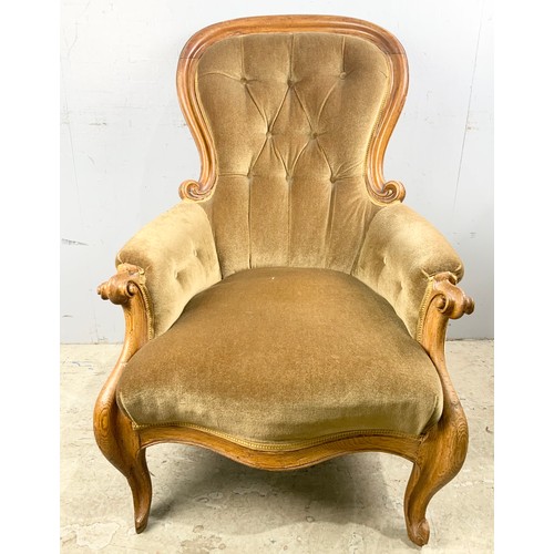 667 - VICTORIAN SHOW FRAME BUTTONED BACK CHAIR