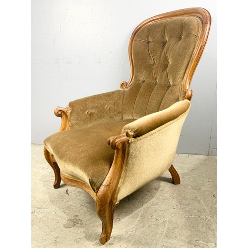 667 - VICTORIAN SHOW FRAME BUTTONED BACK CHAIR