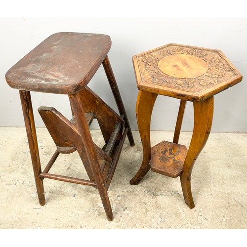 537 - POKER WORK TOP TABLE TOGETHER WITH A METAMORPHIC STOOL/STEPS