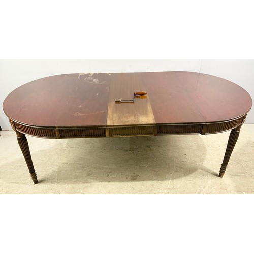 645 - OVAL EXTENDING DINING TABLE WITH FLUTED LEGS WITH 3 LEAVES 212cm x 107cm