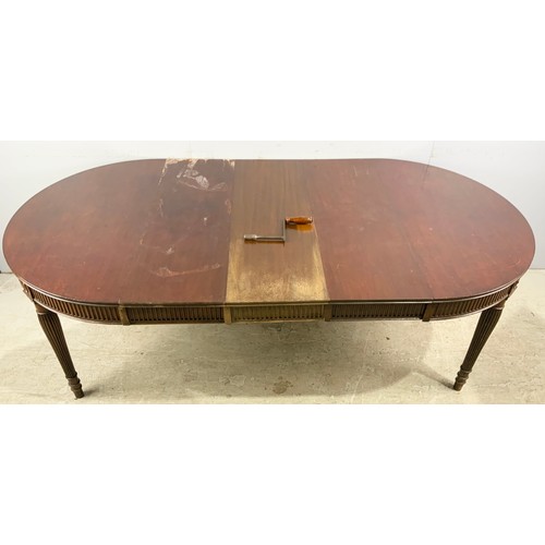 645 - OVAL EXTENDING DINING TABLE WITH FLUTED LEGS WITH 3 LEAVES 212cm x 107cm