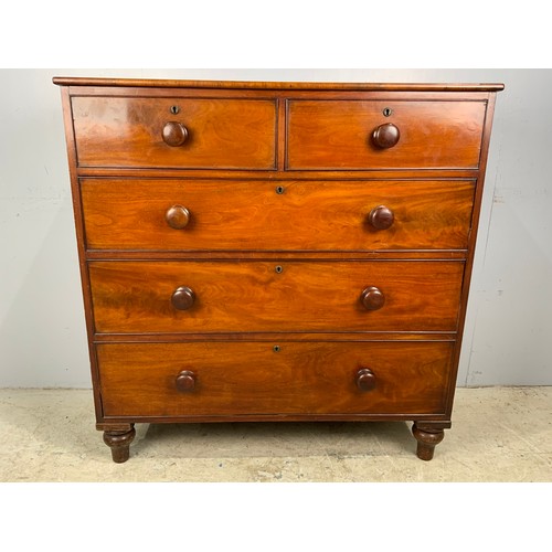 565 - MAHOGANY CHEST OF 2 OVER 3 DRAWERS ON TURNED FEET WIDTH 106cm