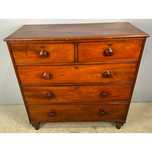 565 - MAHOGANY CHEST OF 2 OVER 3 DRAWERS ON TURNED FEET WIDTH 106cm