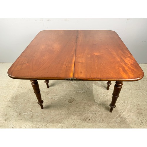 632 - GOOD QUALITY MAHOGANY FOLD OVER TEA TABLE WIDTH 97cm