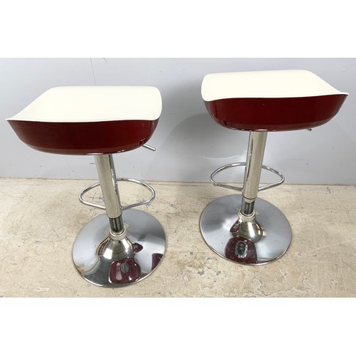 672 - PAIR OF KITCHEN STOOLS