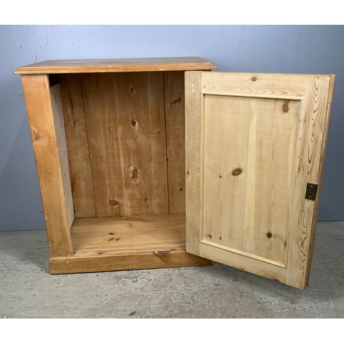 574 - PINE CUPBOARD WIDTH 76cm, 91cm TALL