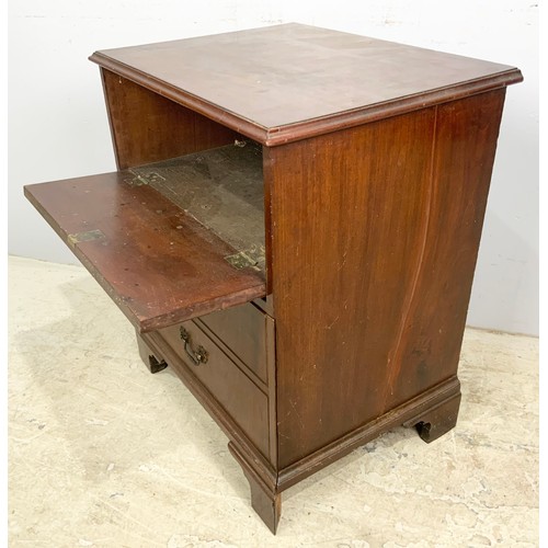 578 - MAHOGANY POT CUPBOARD / CABINET WIDTH 61cm