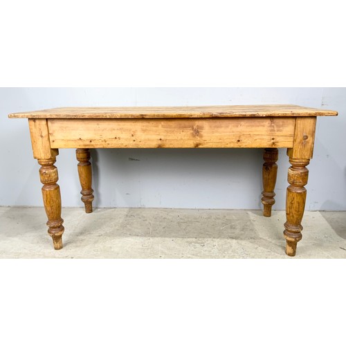 539 - RECTANGULAR VICTORIAN PINE TABLE WITH TURNED LEGS 153cm x 64cm