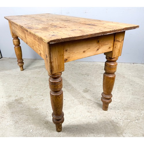 539 - RECTANGULAR VICTORIAN PINE TABLE WITH TURNED LEGS 153cm x 64cm