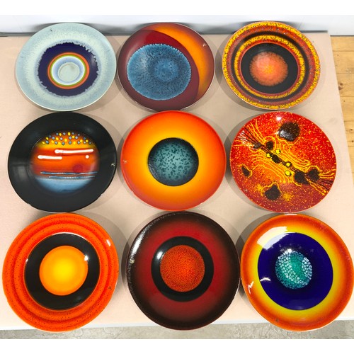 49 - SET OF 9 POOLE POTTERY PLANETS CHARGER DESIGNED BY ALAN CLARKE IN LIVING GLAZE TO CELEBRATE THE ALIG... 