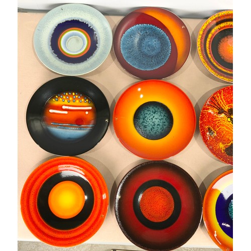 49 - SET OF 9 POOLE POTTERY PLANETS CHARGER DESIGNED BY ALAN CLARKE IN LIVING GLAZE TO CELEBRATE THE ALIG... 