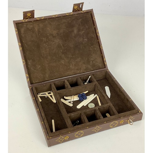 102 - LOUIS VUITTON BRANDED GENTS CUFFLINK BOX (PLEASE NOTE, WHILST WE BELIEVE THIS TO BE GENUINE IT IS SO... 