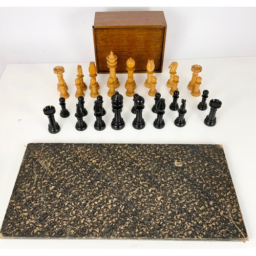 109 - NORTHERN UPRIGHT OR EDINBURGH PATTERN LARGE SCALE CHESS SET, POSSIBLY BY JAQUES, KING APPROX. 14 cm ... 