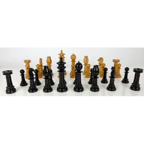 109 - NORTHERN UPRIGHT OR EDINBURGH PATTERN LARGE SCALE CHESS SET, POSSIBLY BY JAQUES, KING APPROX. 14 cm ... 