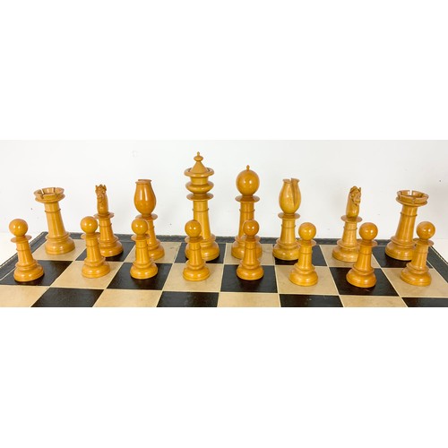 109 - NORTHERN UPRIGHT OR EDINBURGH PATTERN LARGE SCALE CHESS SET, POSSIBLY BY JAQUES, KING APPROX. 14 cm ... 