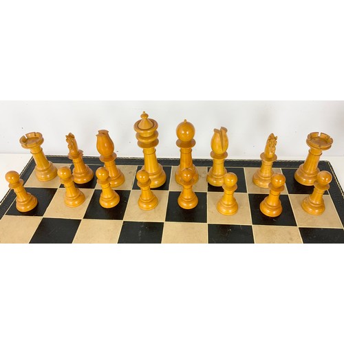 109 - NORTHERN UPRIGHT OR EDINBURGH PATTERN LARGE SCALE CHESS SET, POSSIBLY BY JAQUES, KING APPROX. 14 cm ... 