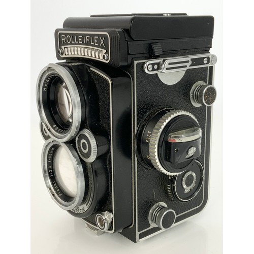 117 - A VINTAGE MID CENTURY, ROLLEIFLEX, SYNCHRO COMPUR, FRANKE & HEIDECKE CAMERA WITH CARL ZEISS NR 34031... 