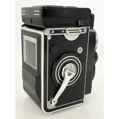 117 - A VINTAGE MID CENTURY, ROLLEIFLEX, SYNCHRO COMPUR, FRANKE & HEIDECKE CAMERA WITH CARL ZEISS NR 34031... 