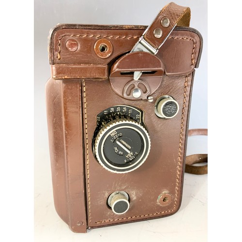 118 - A VINTAGE MID CENTURY, ROLLEIFLEX, SYNCHRO COMPUR, FRANKE & HEIDECKE CAMERA WITH CARL ZEISS NR 31065... 