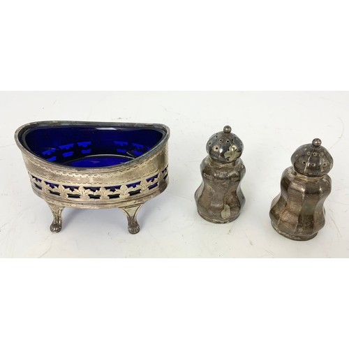 161 - HALLMARKED SILVER PIERCED SALT WITH BRISTOL BLUE GLASS LINER &  PAIR OF HALLMARKED SILVER PEPPERETTE... 