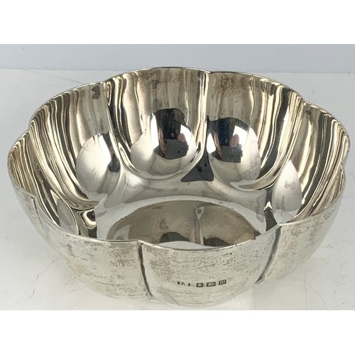 228 - LOBED SILVER BOWL, APPROX. 13cm dia. 224g