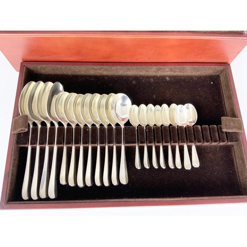 357 - CANTEEN OF SILVER CUTLERY APPROXIMATELY 2860 GRAMS WITHOUT KNIVES