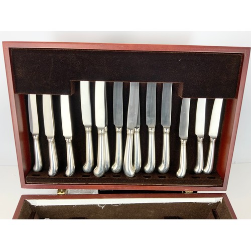 357 - CANTEEN OF SILVER CUTLERY APPROXIMATELY 2860 GRAMS WITHOUT KNIVES